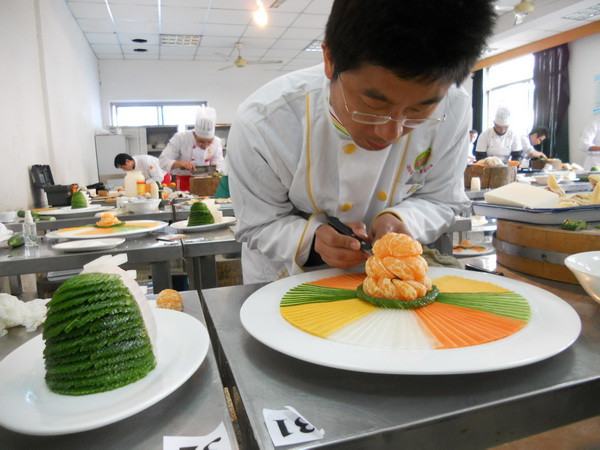 甘肅秦隴技工學校除了烹飪還有什么專業？